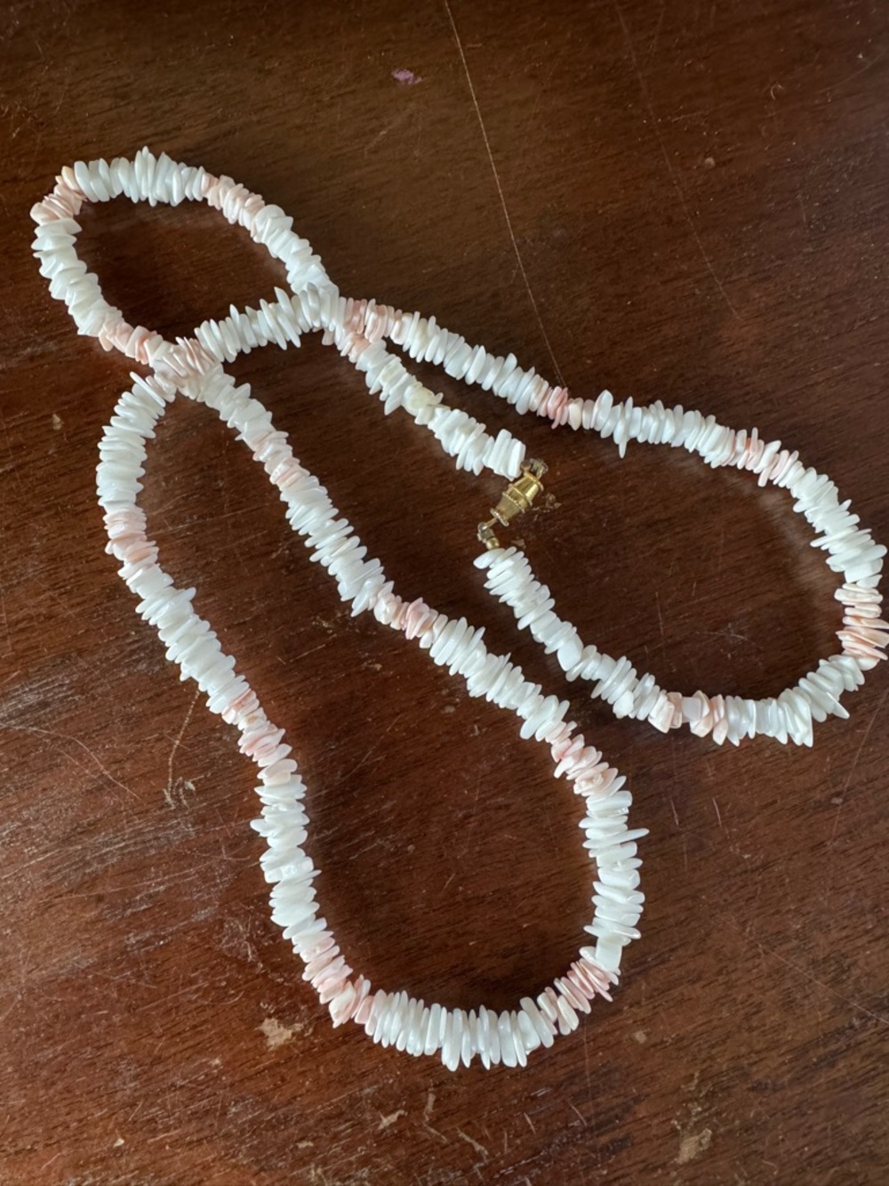 Puka Shell White & Peach Necklace Barrel Closure
